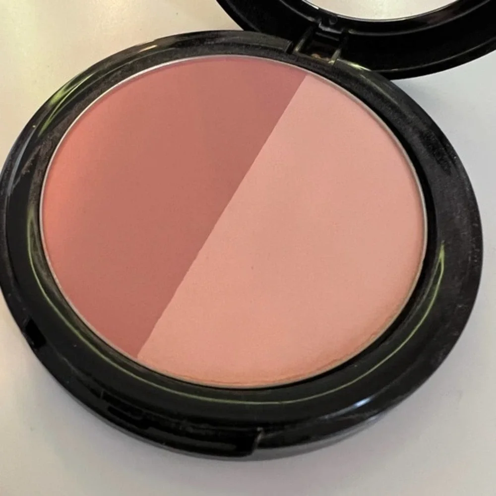 Kat Von D shade light